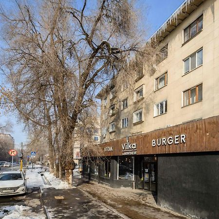 Mid-Century Charm Apartments В Центре Алматы Exteriér fotografie