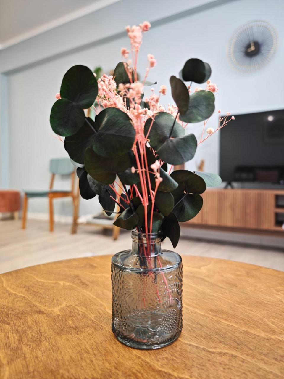 Mid-Century Charm Apartments В Центре Алматы Exteriér fotografie