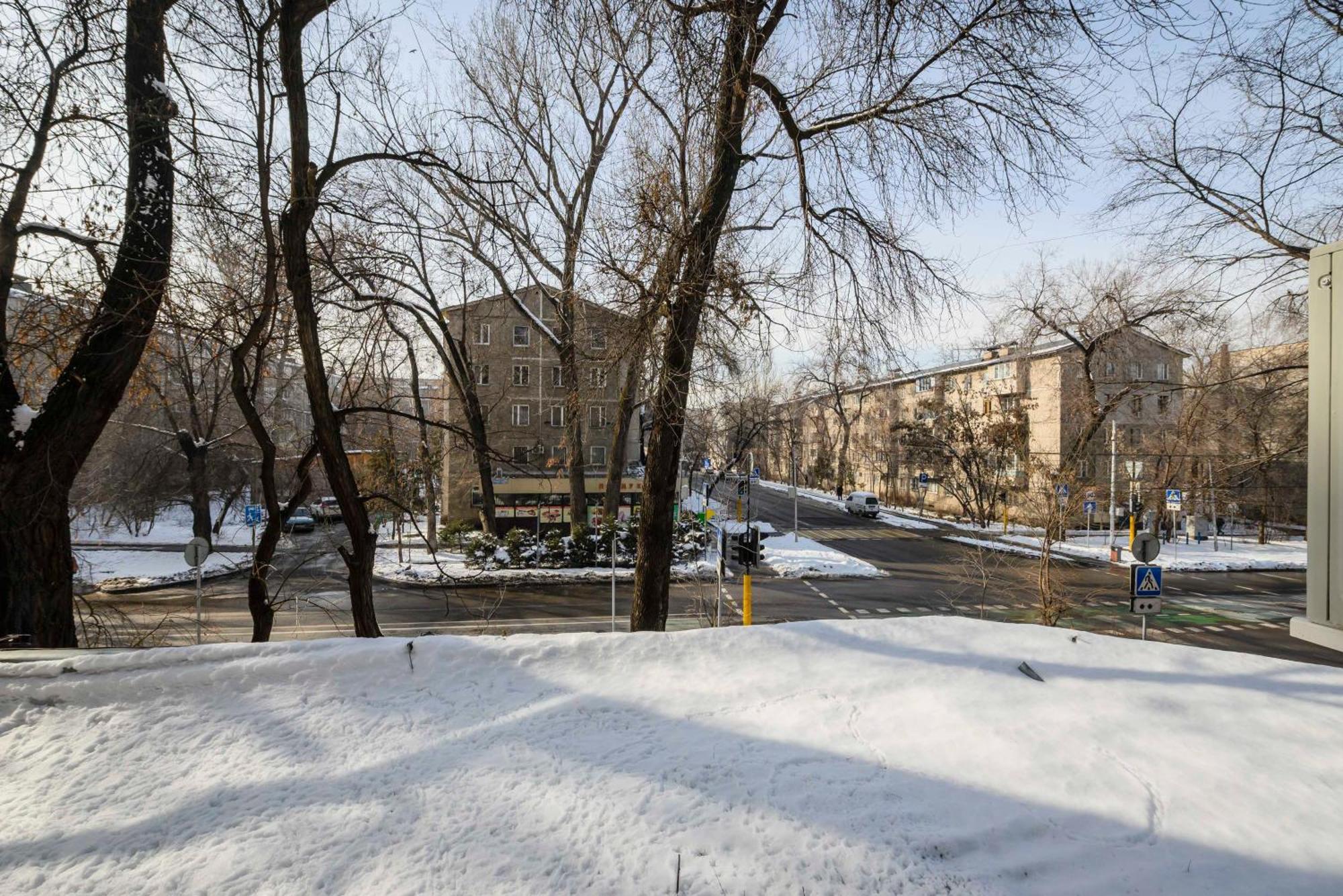 Mid-Century Charm Apartments В Центре Алматы Exteriér fotografie
